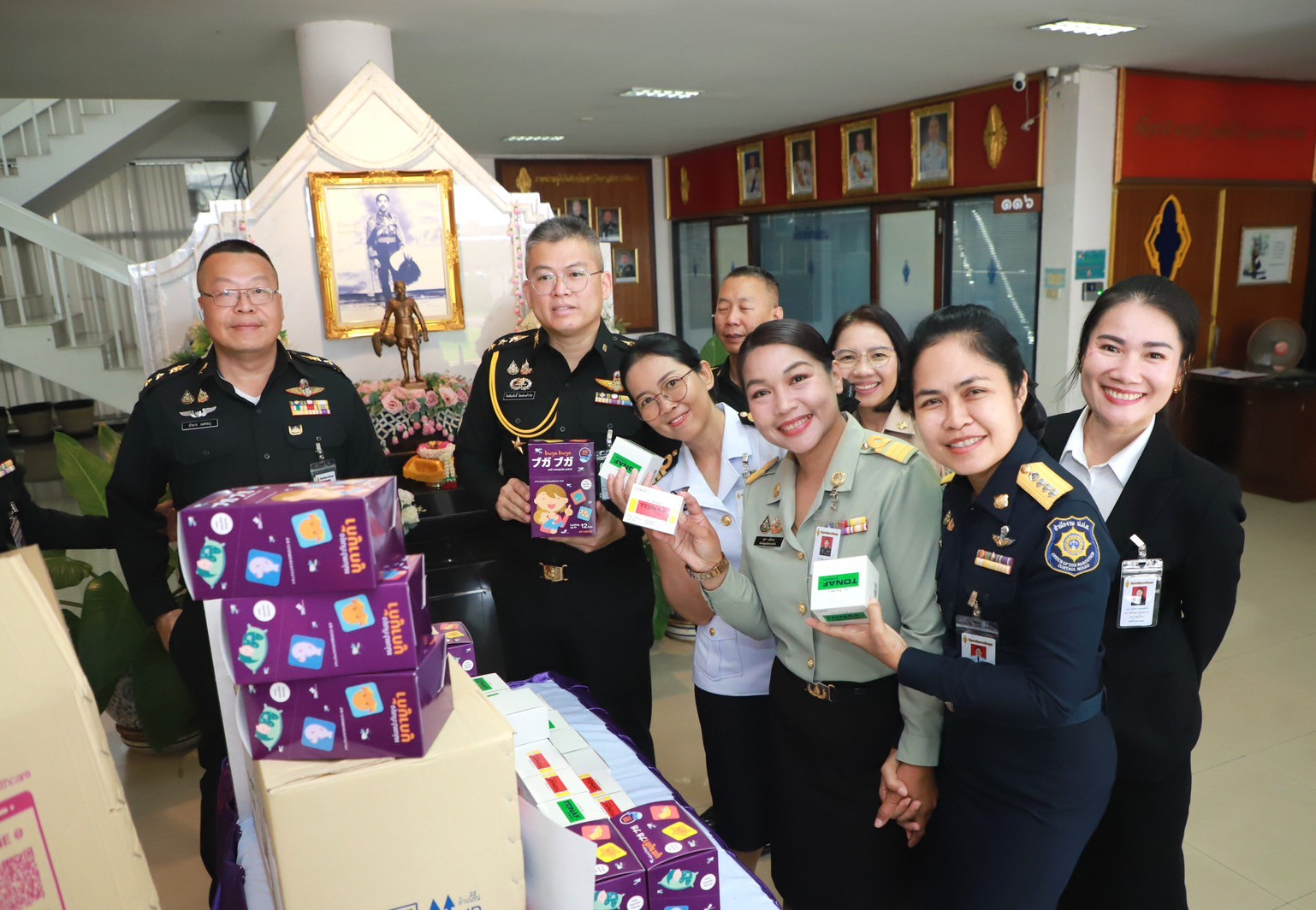 วทบ. รับมอบผลิตภัณฑ์และเวชภัณฑ์จากบริษัทแสงไทยเมดิคอล จำกัด